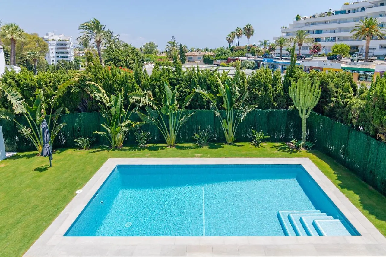 Luxury Villa With Heated Pool, Jacuzzi, Sauna And More Marbella 0*,  Spanyolország