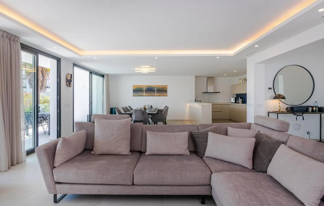 Luxury Villa With Heated Pool, Jacuzzi, Sauna And More Marbella 0*,  Spanyolország