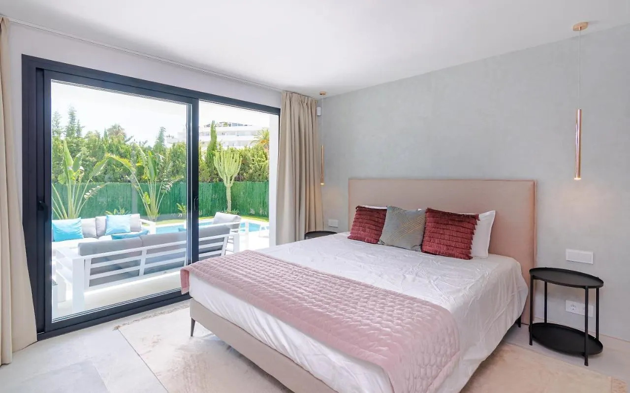 Luxury Villa With Heated Pool, Jacuzzi, Sauna And More Marbella