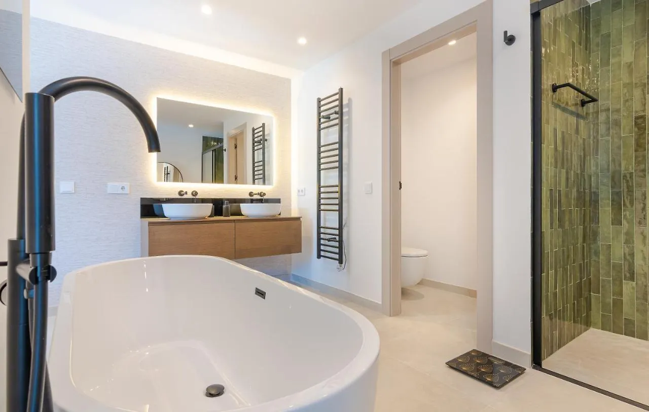 Luxury Villa With Heated Pool, Jacuzzi, Sauna And More Marbella 0*,  Spanyolország