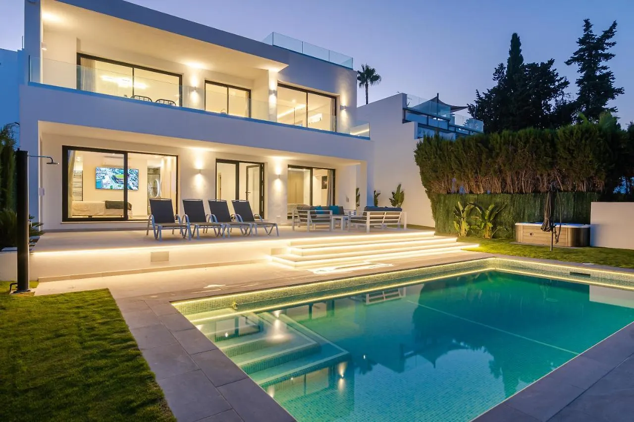 Luxury Villa With Heated Pool, Jacuzzi, Sauna And More Marbella Apartment