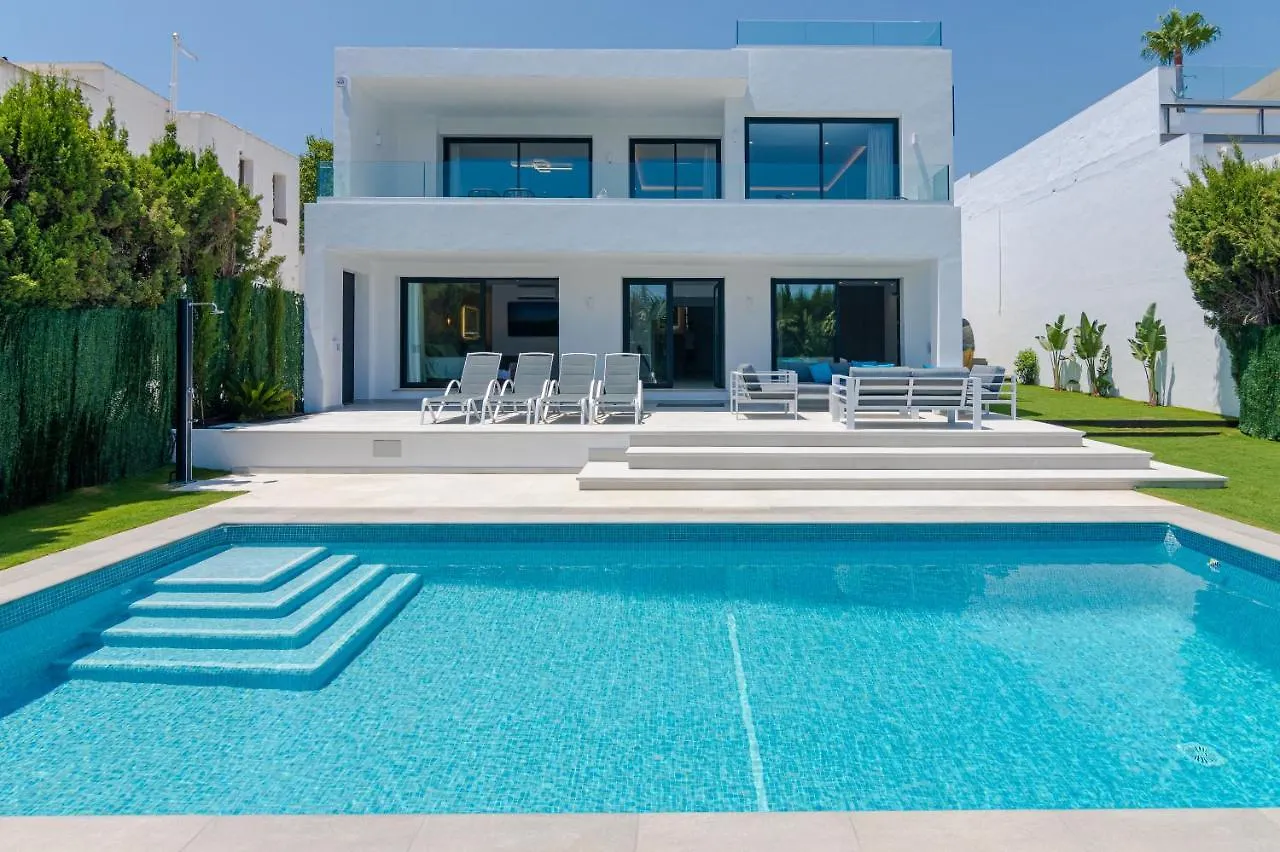 Luxury Villa With Heated Pool, Jacuzzi, Sauna And More Marbella